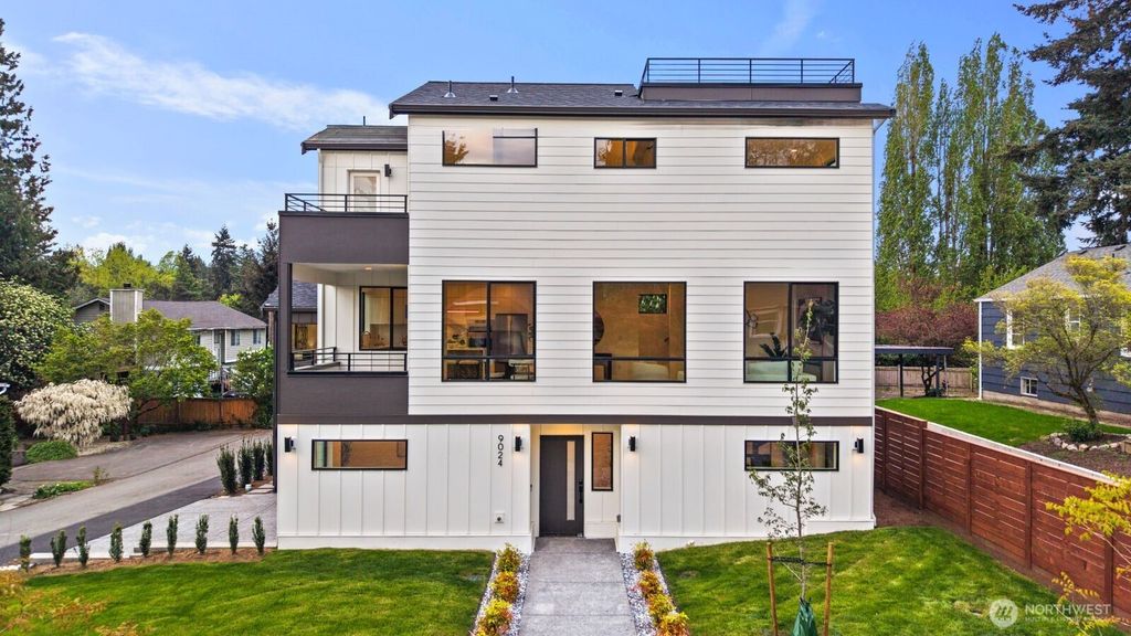 9024 Corliss Avenue N, Seattle, WA 98103