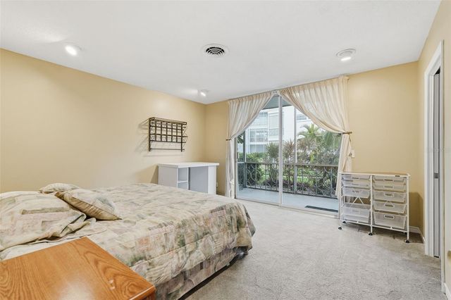 1000 N SHORE DRIVE NE 2, St Petersburg, FL 33701