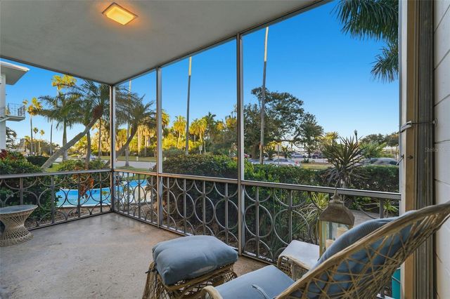 1000 N SHORE DRIVE NE 2, St Petersburg, FL 33701