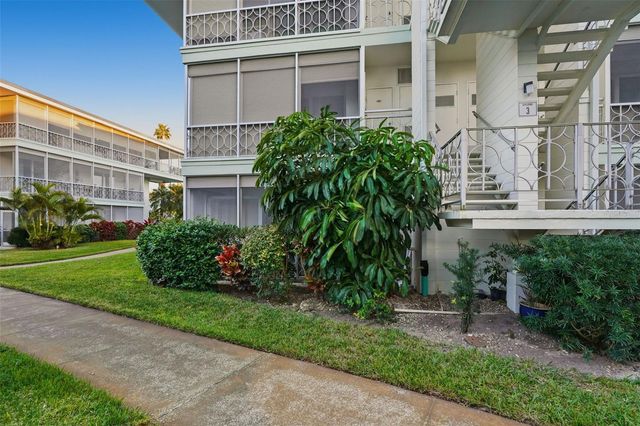 1000 N SHORE DRIVE NE 2, St Petersburg, FL 33701