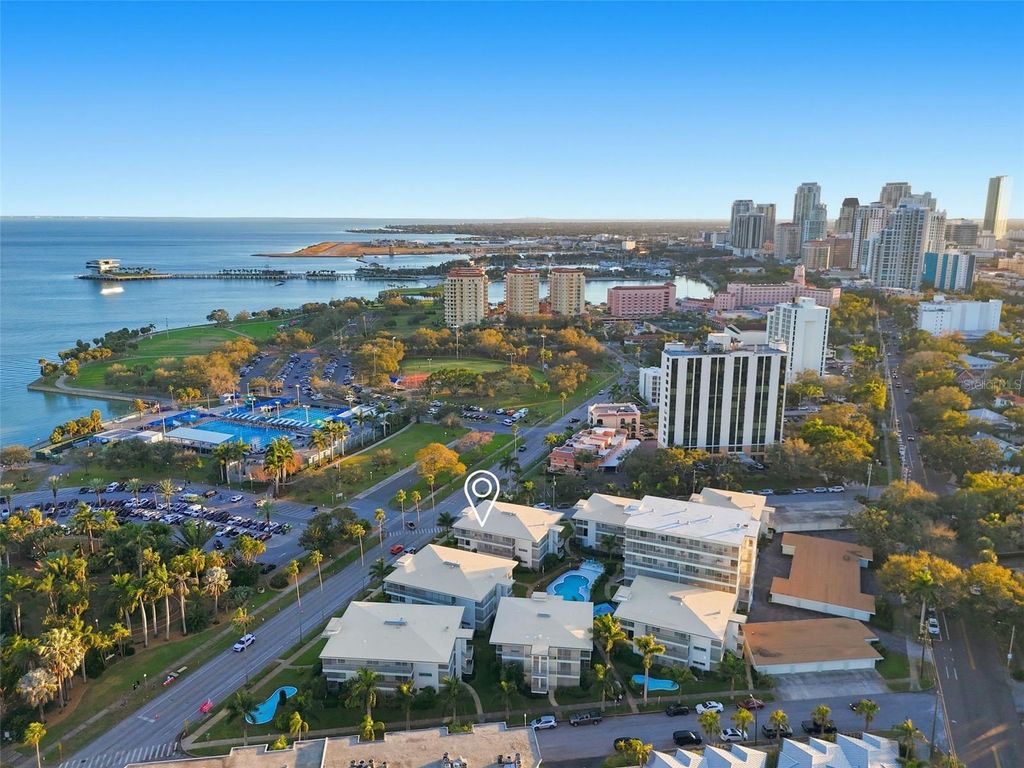 1000 N SHORE DRIVE NE 2, St Petersburg, FL 33701