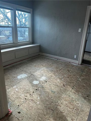 72 S 19th Street, Kansas City, KS 66102