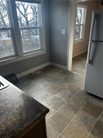 72 S 19th Street, Kansas City, KS 66102