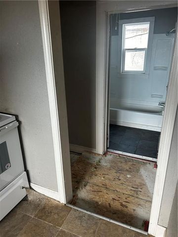 72 S 19th Street, Kansas City, KS 66102