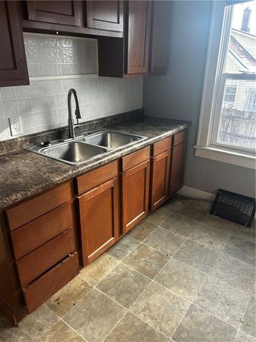 72 S 19th Street, Kansas City, KS 66102