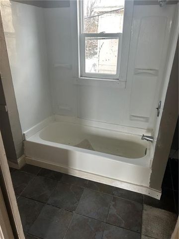 72 S 19th Street, Kansas City, KS 66102