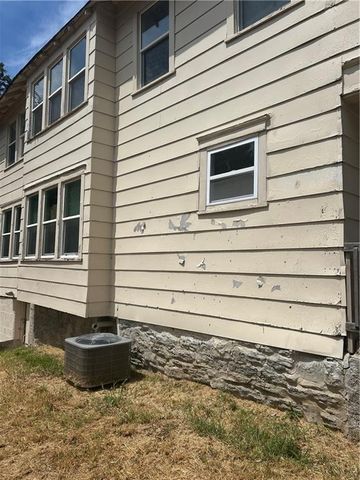 72 S 19th Street, Kansas City, KS 66102