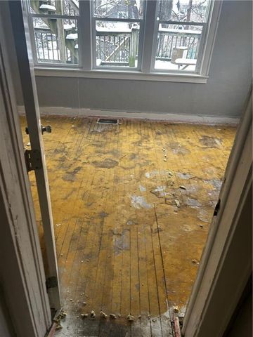 72 S 19th Street, Kansas City, KS 66102