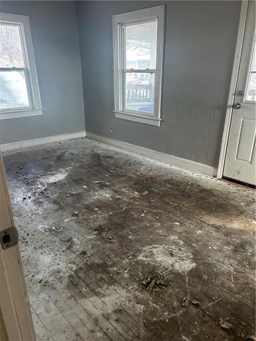 72 S 19th Street, Kansas City, KS 66102