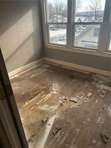 72 S 19th Street, Kansas City, KS 66102