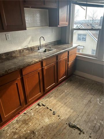 72 S 19th Street, Kansas City, KS 66102