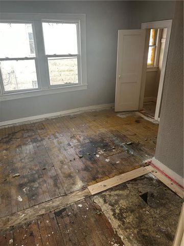 72 S 19th Street, Kansas City, KS 66102