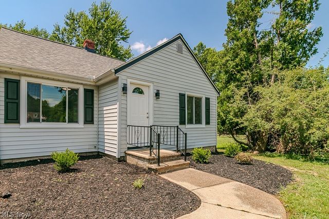 2986 Bishop Road, Willoughby Hills, OH 44092