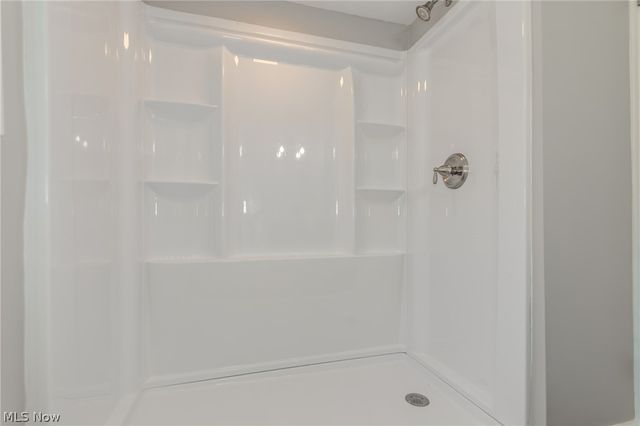 2986 Bishop Road, Willoughby Hills, OH 44092