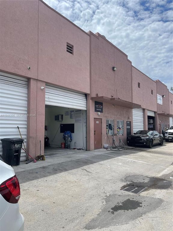 16723 SW 117th Ave 6F, Miami, FL 33177