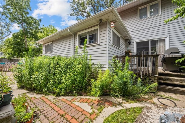 2490 Green Bay Road, Highland Park, IL 60035