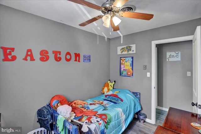 73 SLEEPY HOLLOW RD, Lititz, PA 17543