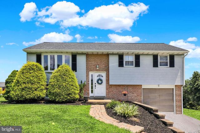 73 SLEEPY HOLLOW RD, Lititz, PA 17543