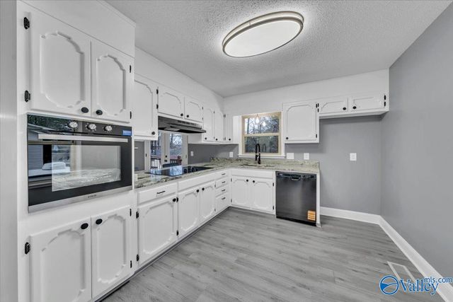 12028 Queens Place SE, Huntsville, AL 35803