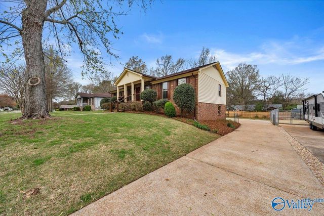 12028 Queens Place SE, Huntsville, AL 35803