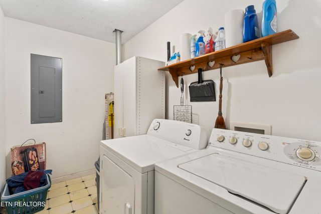 10077 Westland Drive, Knoxville, TN 37922