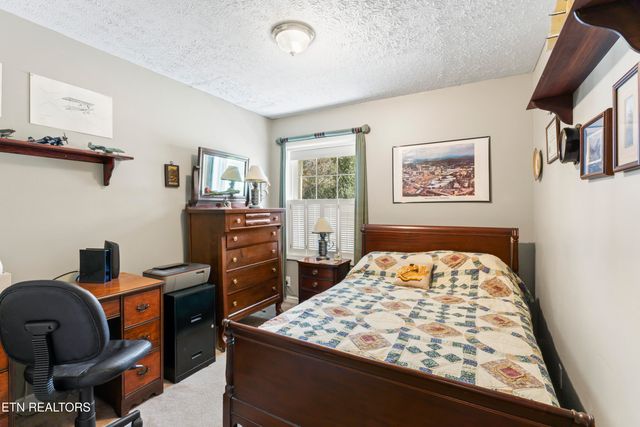 10077 Westland Drive, Knoxville, TN 37922