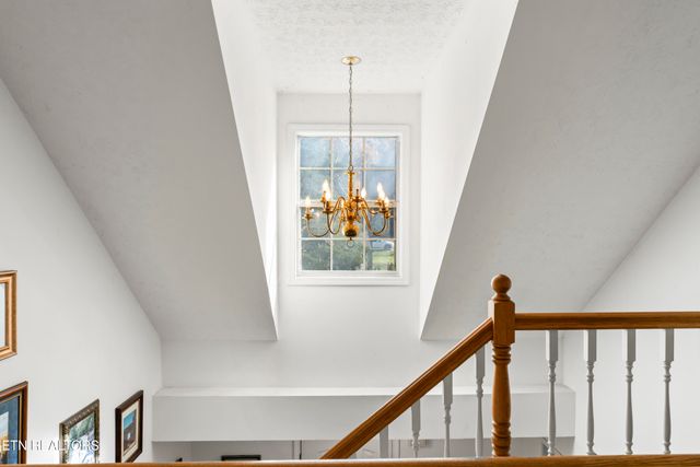 10077 Westland Drive, Knoxville, TN 37922