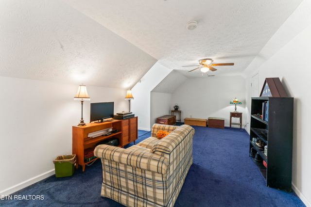 10077 Westland Drive, Knoxville, TN 37922