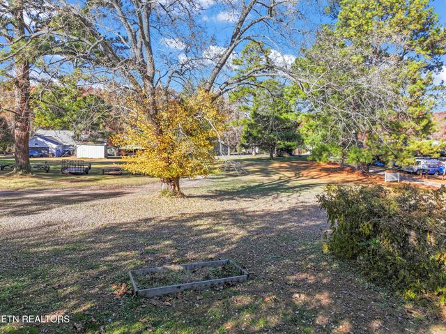 10077 Westland Drive, Knoxville, TN 37922