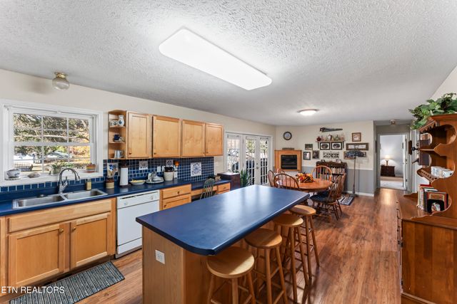 10077 Westland Drive, Knoxville, TN 37922