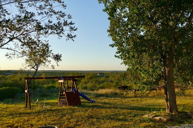 543 County Road 5781, Castroville, TX 78009