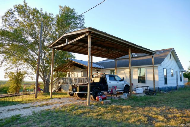 543 County Road 5781, Castroville, TX 78009