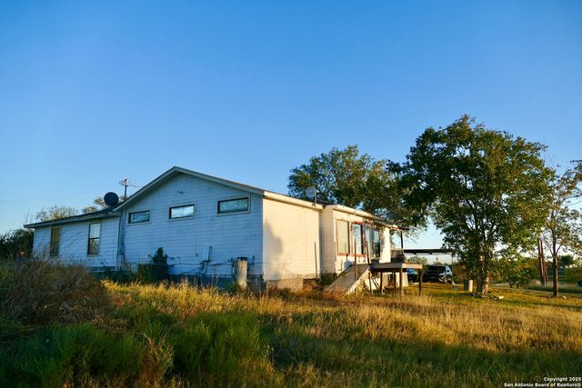 543 County Road 5781, Castroville, TX 78009