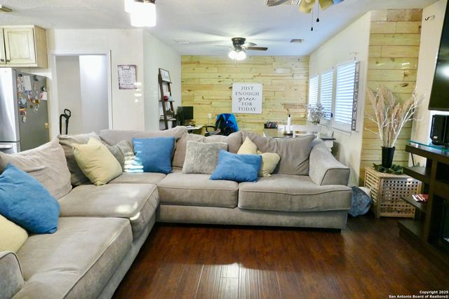 543 County Road 5781, Castroville, TX 78009