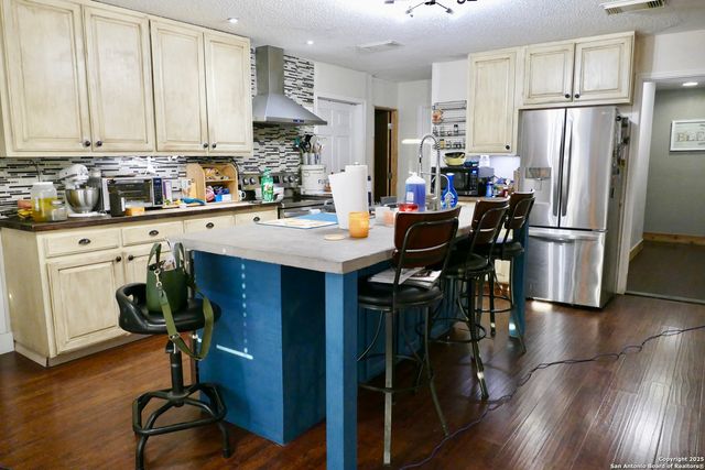 543 County Road 5781, Castroville, TX 78009