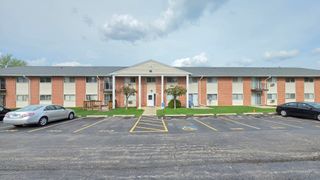 1557 Jill Court 206, Glendale Heights, IL 60139