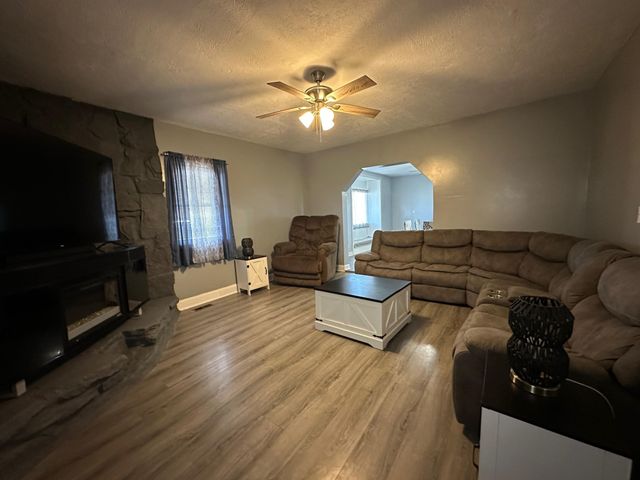 10367 Quaker Road, Fredericktown, OH 43019