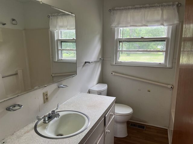 908 Martin Luther King Dr., Andrews, SC 29510