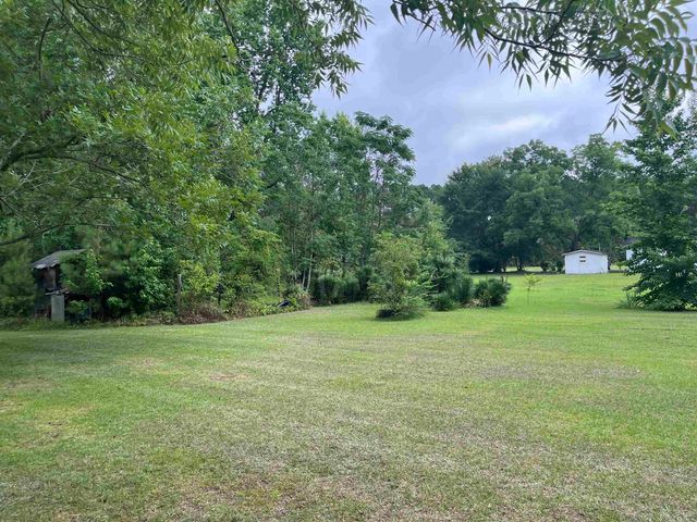 908 Martin Luther King Dr., Andrews, SC 29510