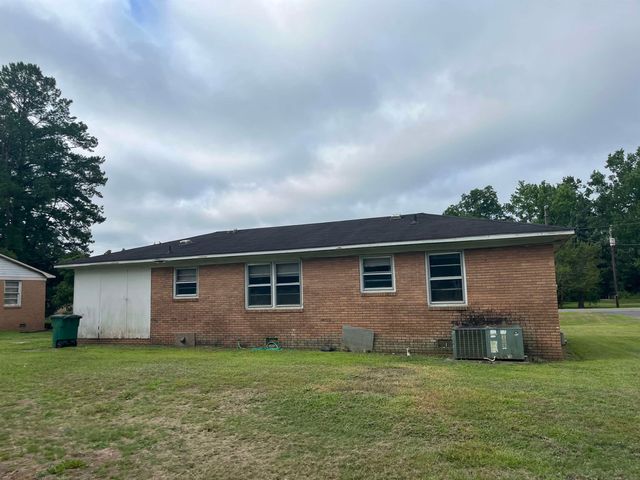 908 Martin Luther King Dr., Andrews, SC 29510