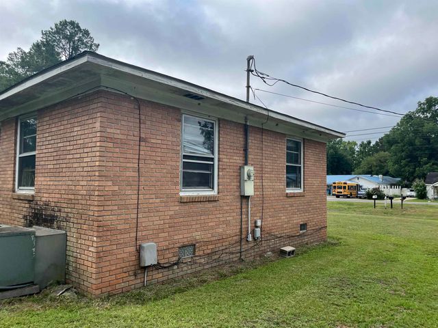 908 Martin Luther King Dr., Andrews, SC 29510