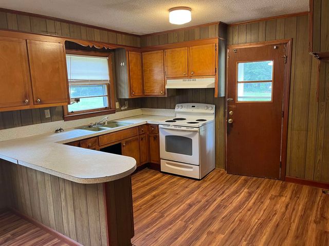 908 Martin Luther King Dr., Andrews, SC 29510