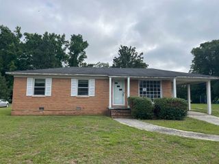 908 Martin Luther King Dr., Andrews, SC 29510