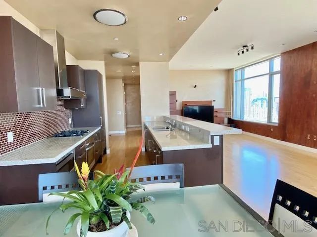 165 6Th 2301, San Diego, CA 92101