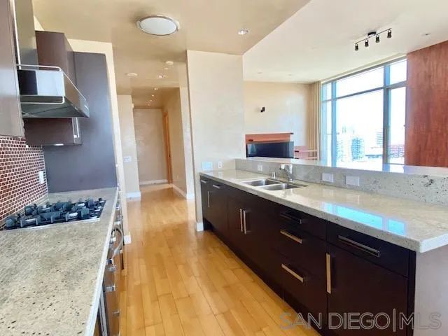 165 6Th 2301, San Diego, CA 92101