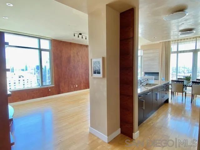 165 6Th 2301, San Diego, CA 92101