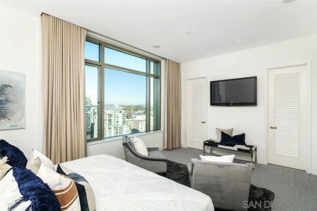 165 6Th 2301, San Diego, CA 92101