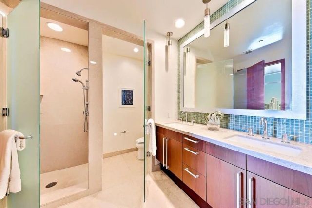 165 6Th 2301, San Diego, CA 92101