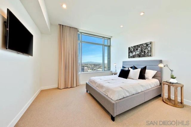 165 6Th 2301, San Diego, CA 92101