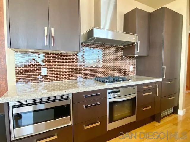 165 6Th 2301, San Diego, CA 92101